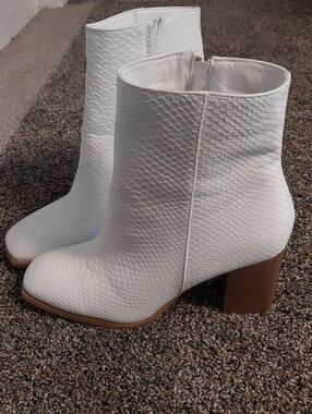 Pierre Dumas White Textured Ankle Booties with Block Heel